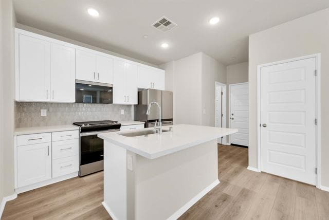 Building Photo - 28381 Via Solero