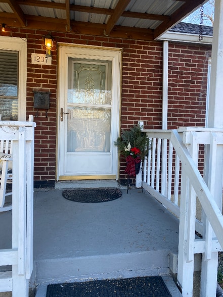 Building Photo - 1237 E Pleasant Run Pkwy S Dr