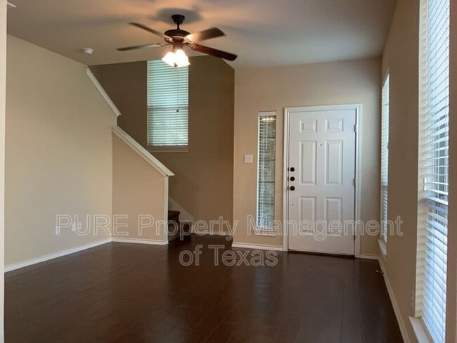 Building Photo - 215 N College St