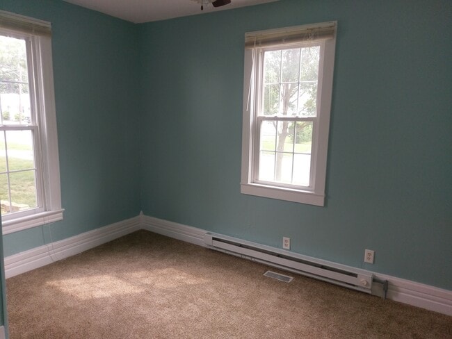 Building Photo - 502 Eben Ave