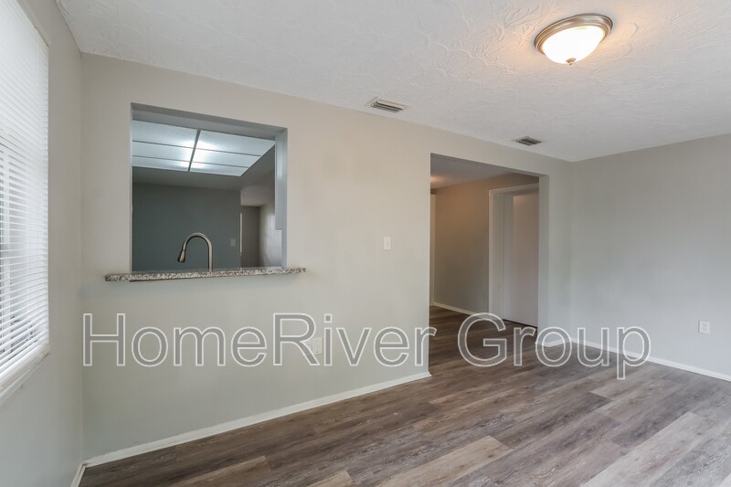Building Photo - 9410 Cochise Ln