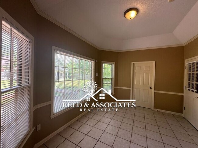 Building Photo - Spacious 4 Bedroom in GERMANTOWN!!