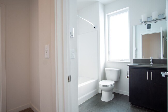 Building Photo - Stylish 2-Bedroom Townhouse in St John's R...