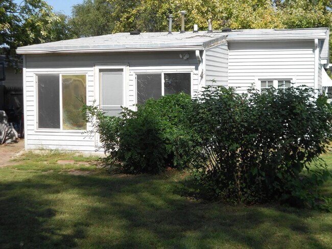 Building Photo - 3309 Ave I