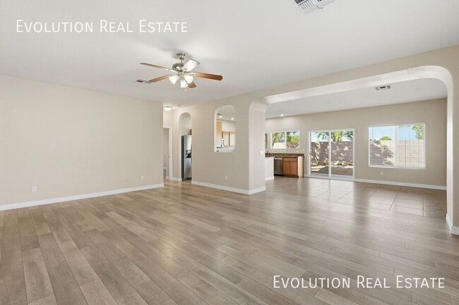 Building Photo - 3130 S 81st St