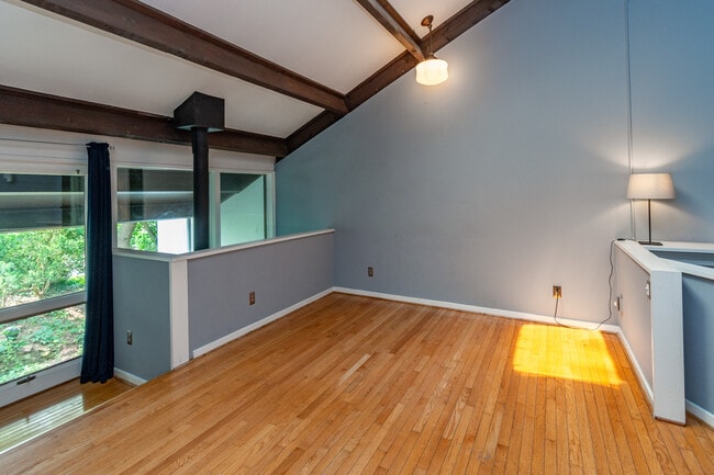 Building Photo - 9 Arden Way