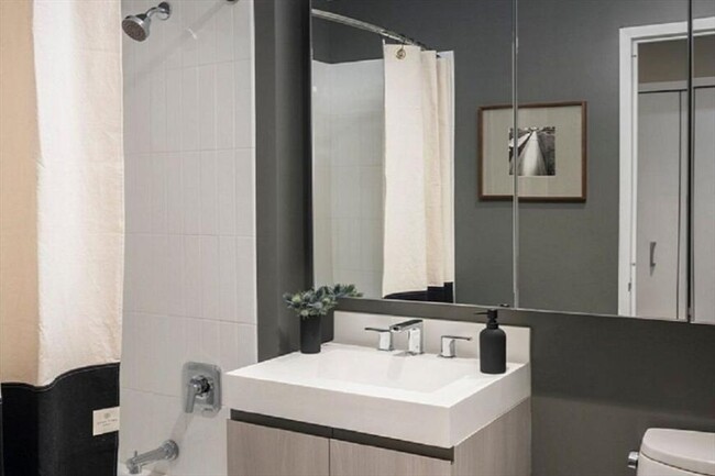 Building Photo - 1 bedroom in Queens NY 11101
