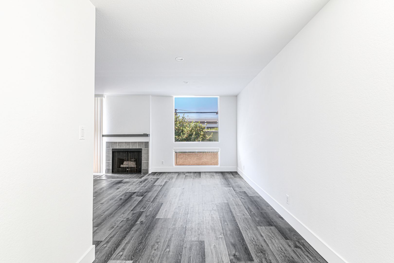Building Photo - 1751 S Bentley Ave