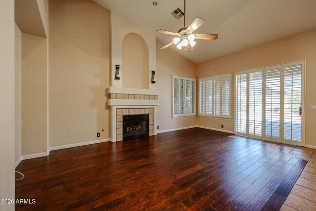 Building Photo - 5930 W Louise Dr