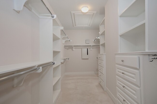 Building Photo - 190 W Breezy Way