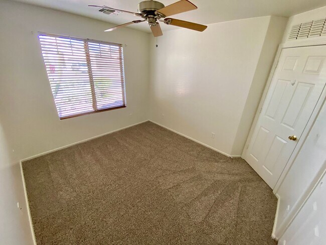 Building Photo - 3 Bed, 2 Bath in Rancho El Mirage