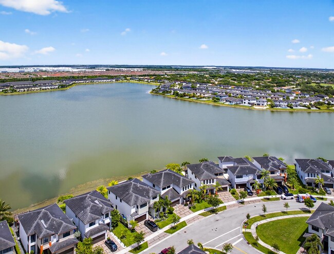 Building Photo - Northwest 88th Avenue, Miami Lakes, FL 33018 - 4 BR 3.5 BA single-family home