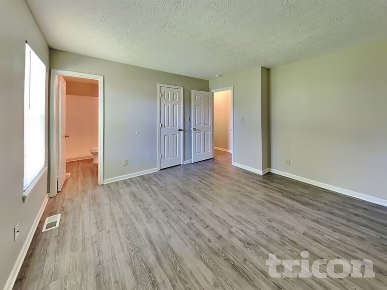 Building Photo - 5841 Beaufort Ln