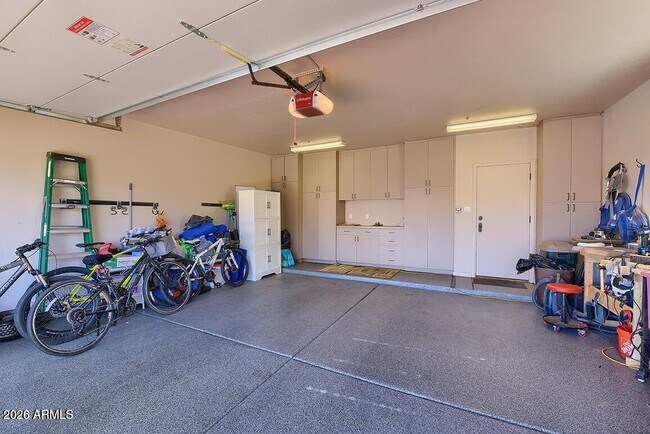 Building Photo - 10153 E Topaz Dr
