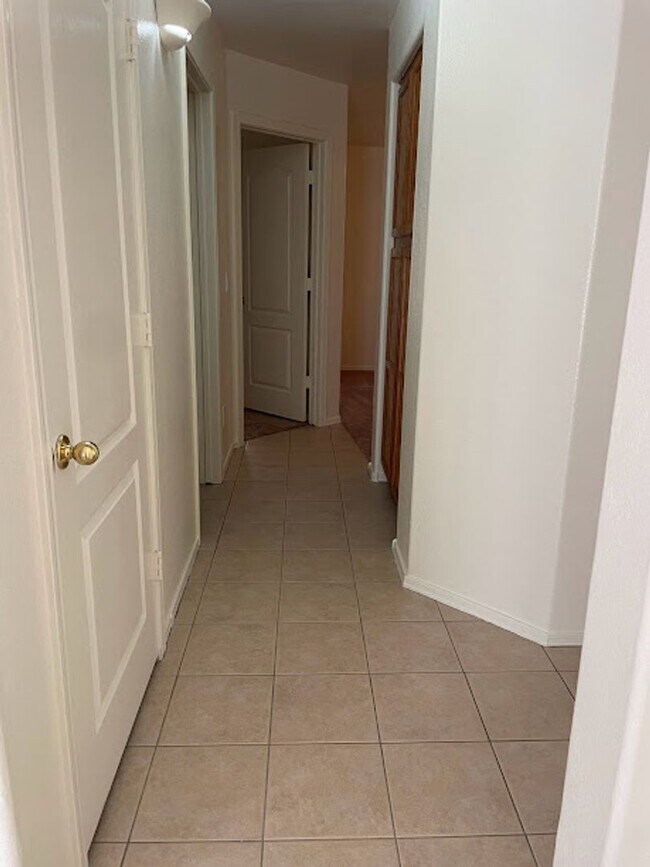 Building Photo - 4 bedroom in Coldwater Springs