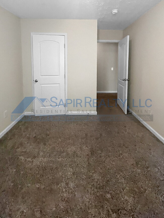 Building Photo - 6277 Ellenwood Dr