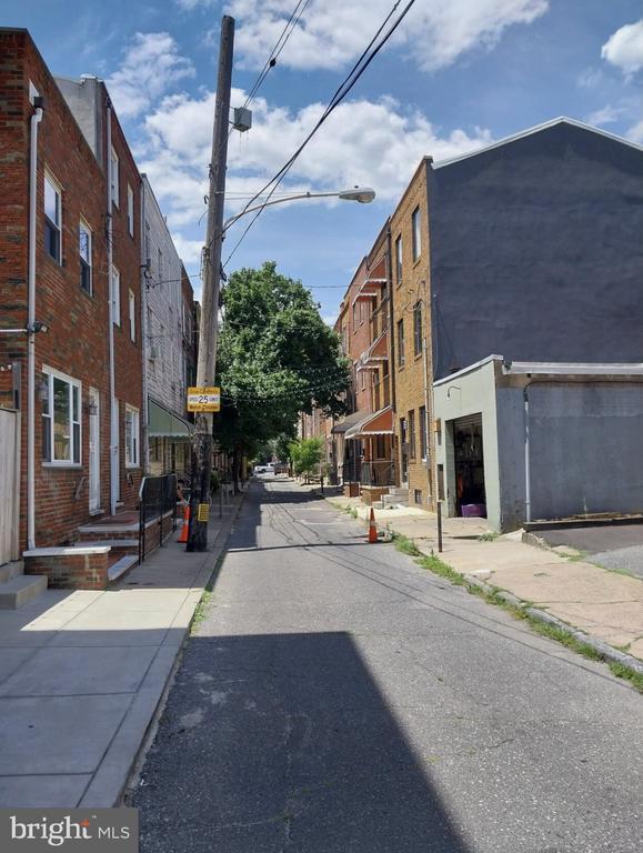 Building Photo - 819 Kimball St