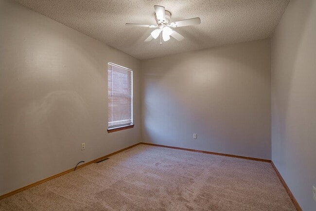 Building Photo - LEASING