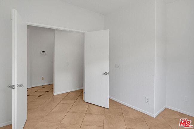 Building Photo - 3811 Eastgate N Rd