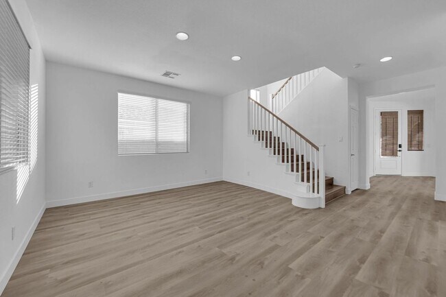 Building Photo - 914 Armandito Dr