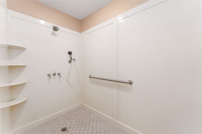 Building Photo - 5618 Avenue M 1/2
