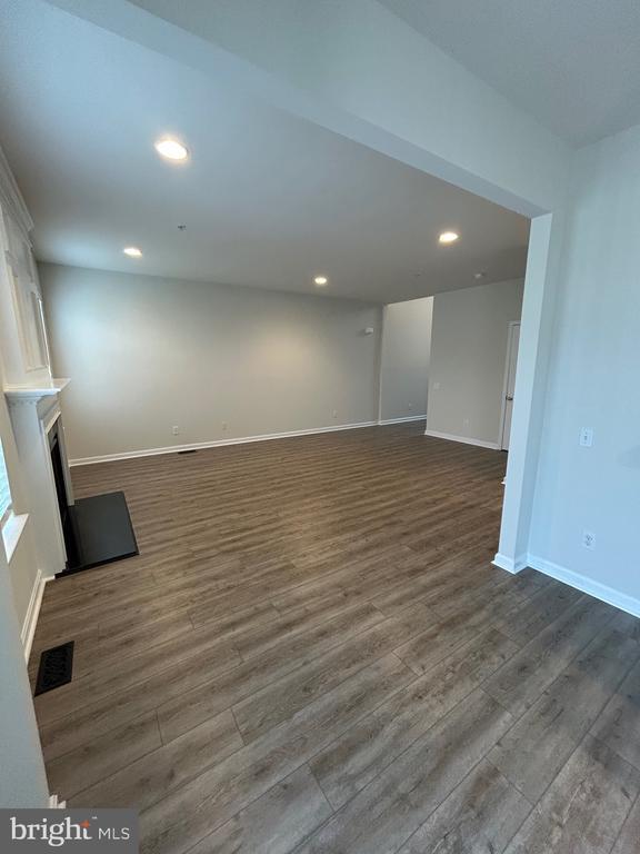 Building Photo - 44 Clement Ct