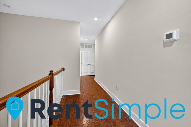 Building Photo - 1418 N Rhodes St