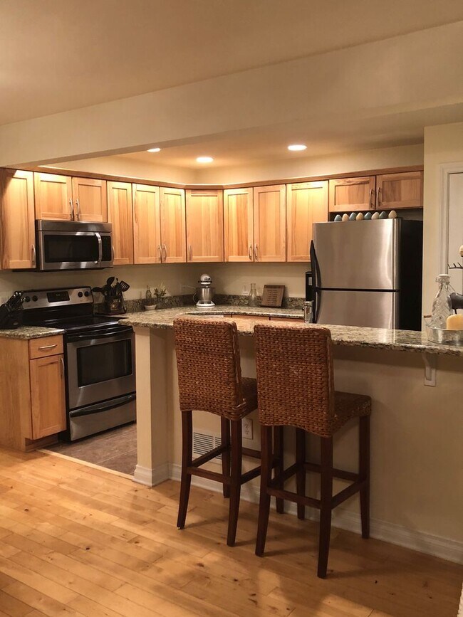 Building Photo - Fantastic 2-Bedroom, 1 3/4-bathroom, 2-car...