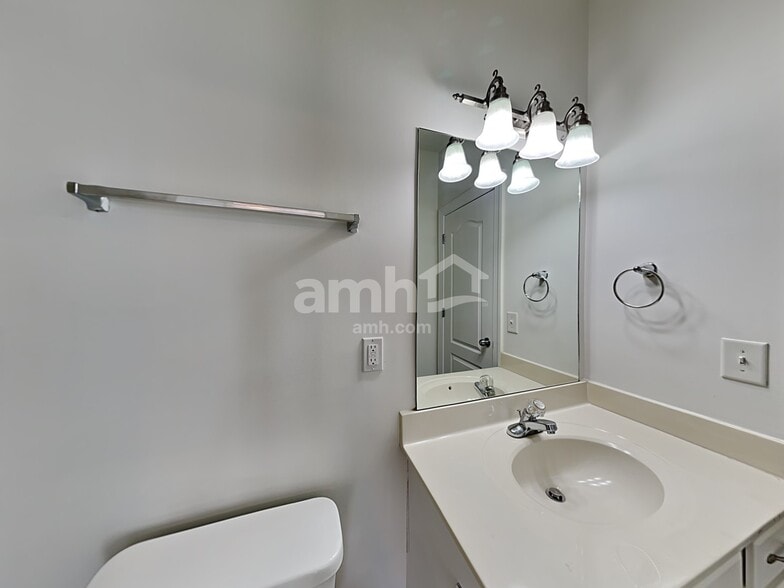 Building Photo - 632 Palisades Ct