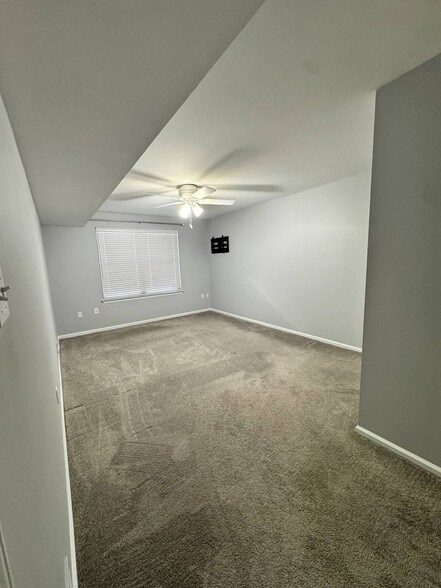 Building Photo - 283 Sassafras Ct