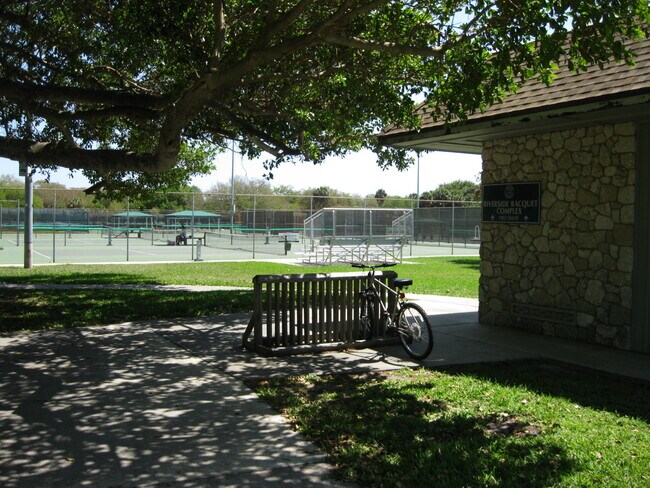 Building Photo - 800 Coquina Ln