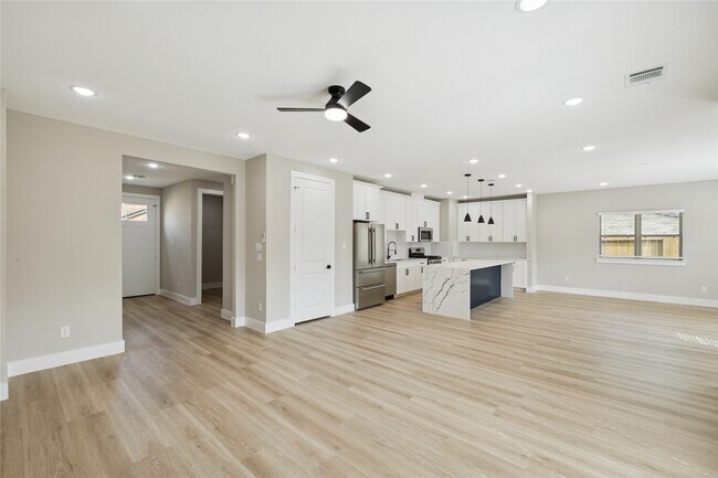 Building Photo - 2602 Martinas Ct