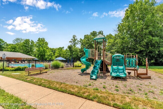 Building Photo - 21 Dawn Ct