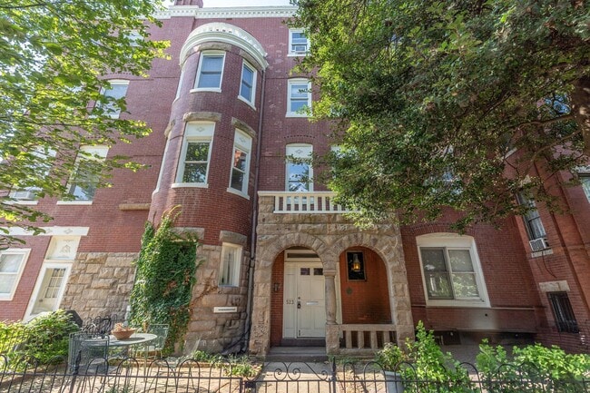 Building Photo - 523 Constitution Ave NE