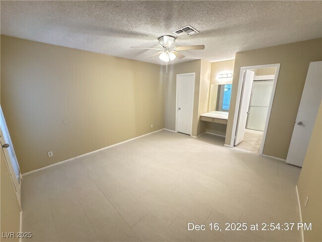 Building Photo - 3674 Duneville St