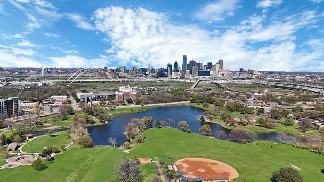 Building Photo - 308 E 7th St