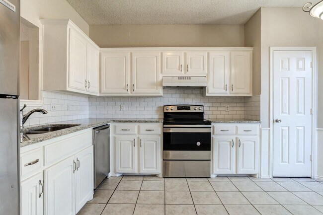 Building Photo - 6113 6th St