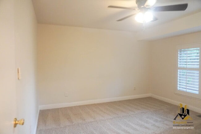 Building Photo - 3605 Larchmont Square Ln