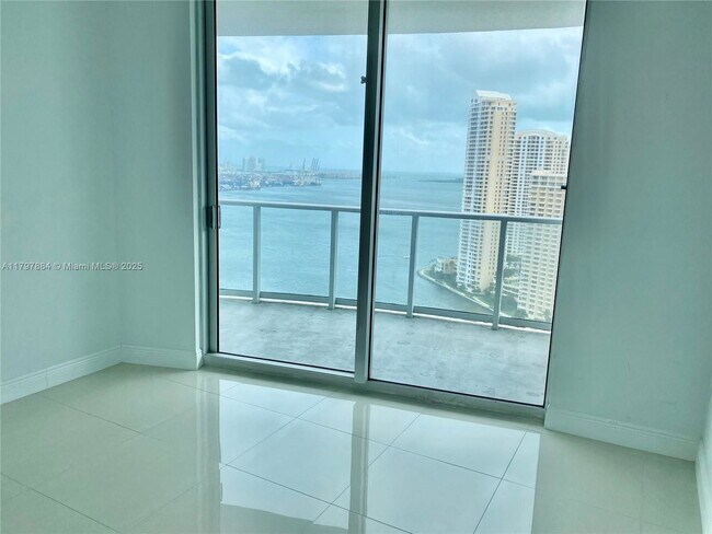 Building Photo - 300 S Biscayne Blvd