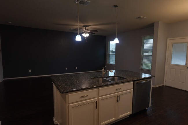 Building Photo - 1310 Stonewall Ridge