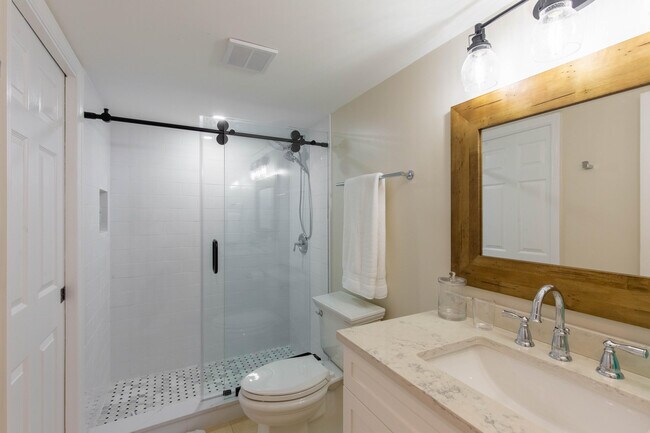 Building Photo - 13400 Polo Rd W