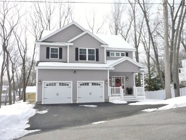 Building Photo - 214 Dallaire St