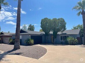 Building Photo - 8425 E Bonita Dr