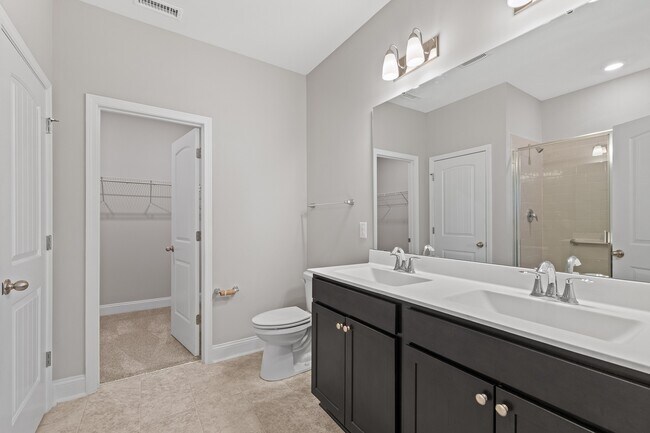 Building Photo - 138 Willow Grove Ln