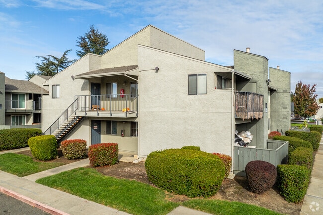 Building Photo - The Henley