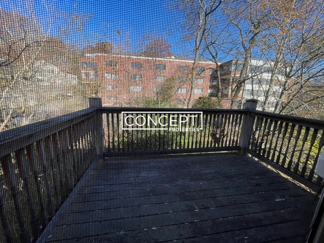 Building Photo - 54 Lawn St