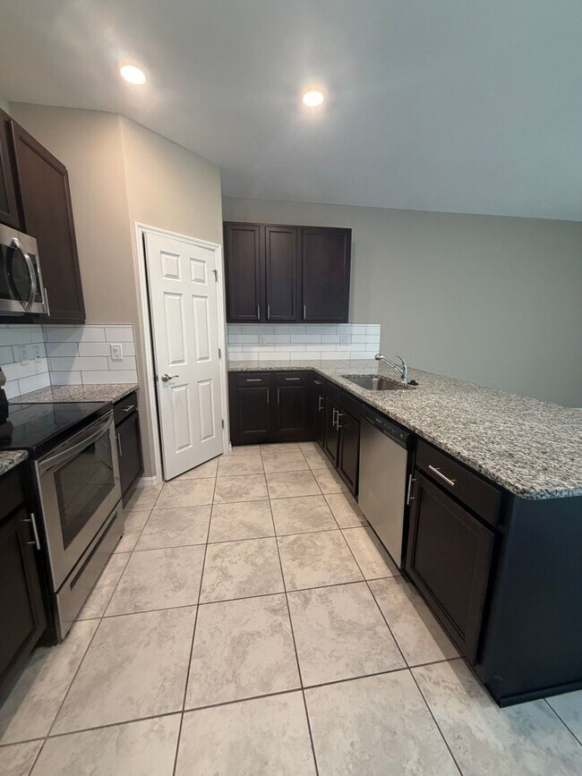 Building Photo - 1039 San Cristobal Ave