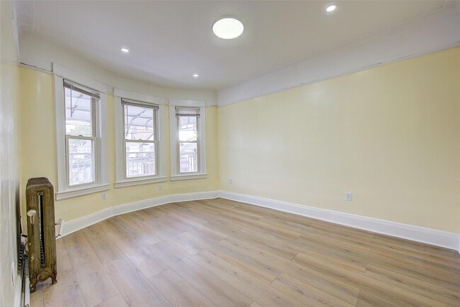Building Photo - 101-40 112th St
