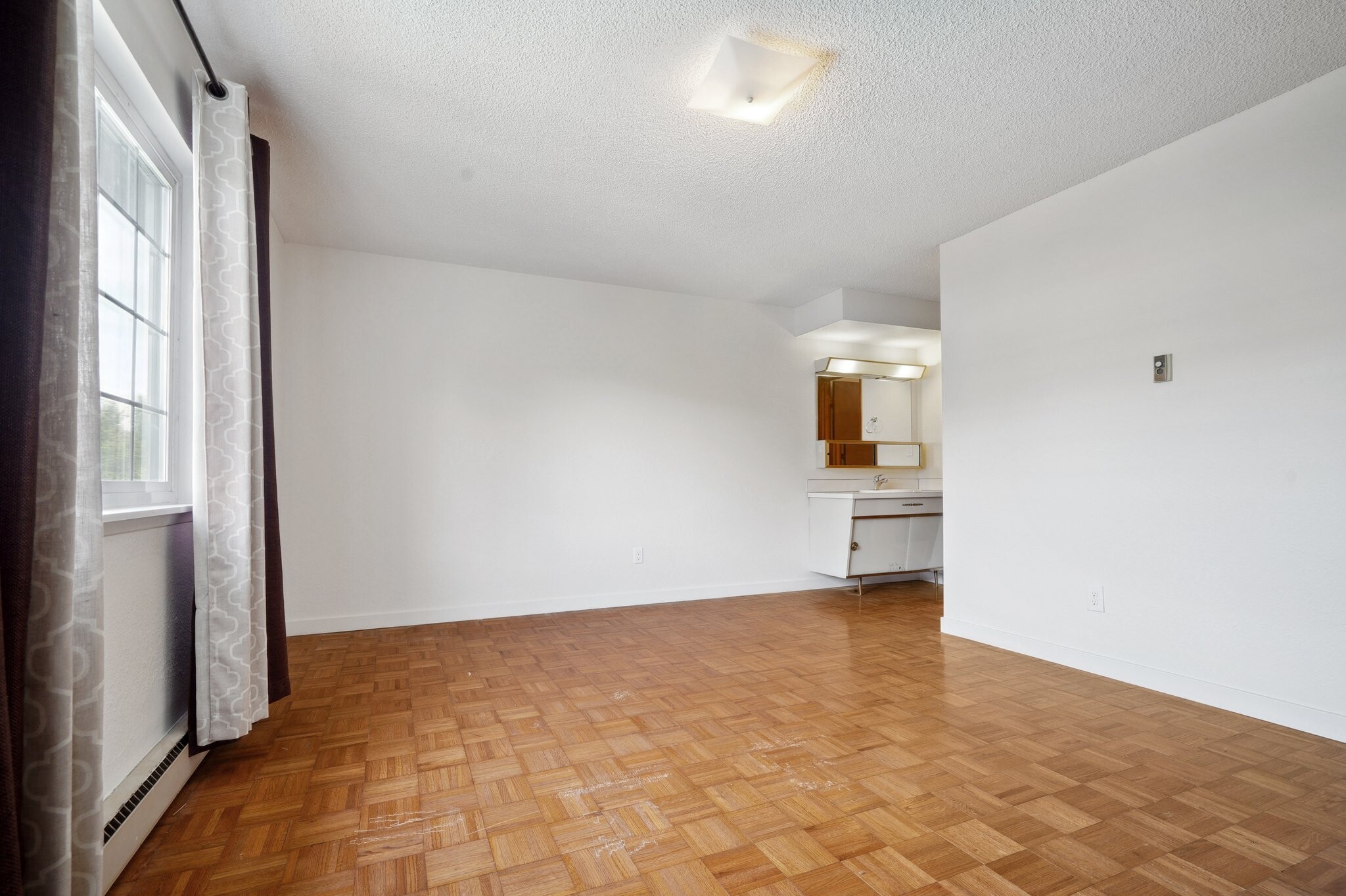 Building Photo - 3425 S 176th St