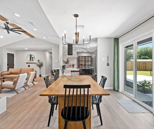 Building Photo - 1190 Greenwood Ln